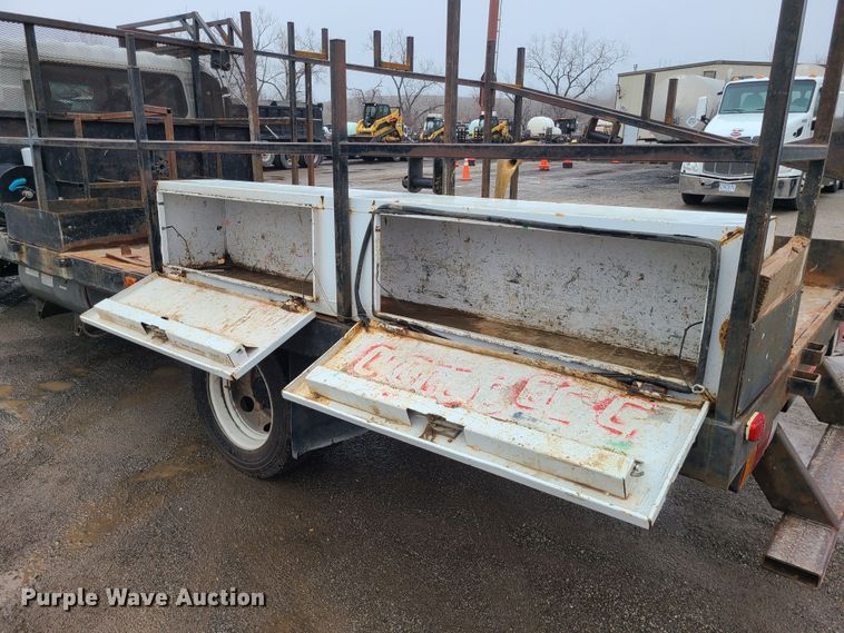 image for item LH9961 2016 Isuzu NPR  flatbed truck