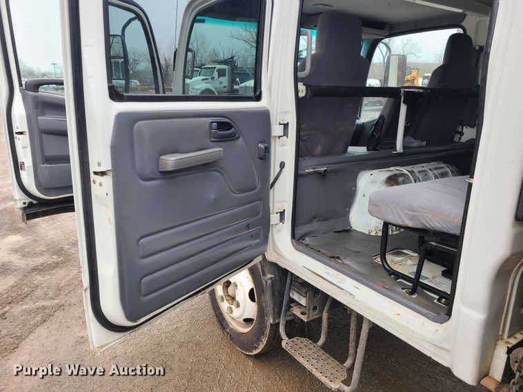 image for item LH9961 2016 Isuzu NPR  flatbed truck