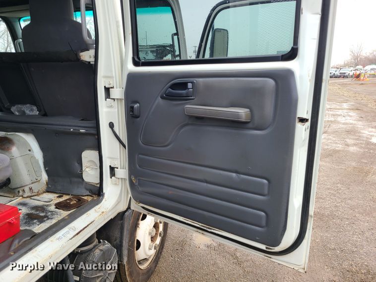 image for item LH9961 2016 Isuzu NPR  flatbed truck