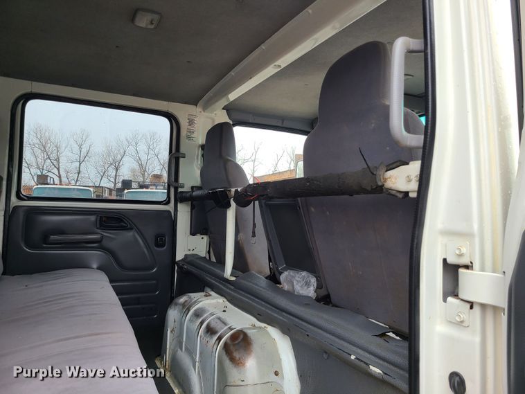 image for item LH9961 2016 Isuzu NPR  flatbed truck