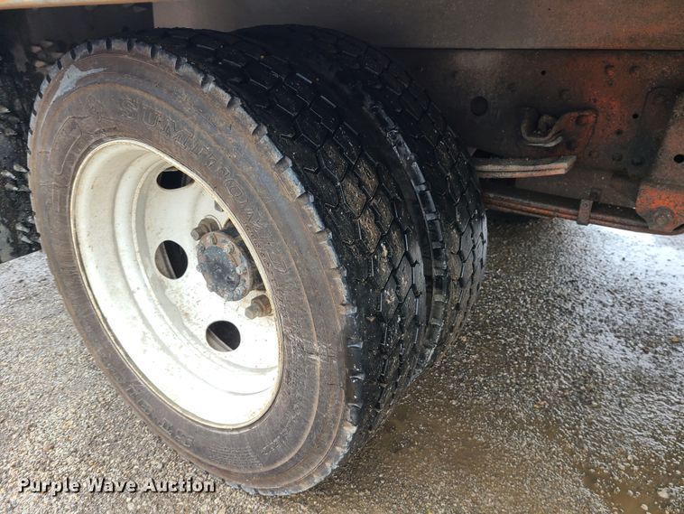 image for item LH9961 2016 Isuzu NPR  flatbed truck