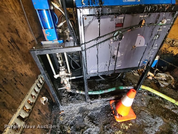 image for item LH9962 2018 Isuzu NPR  box truck