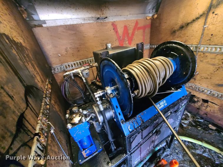 image for item LH9962 2018 Isuzu NPR  box truck