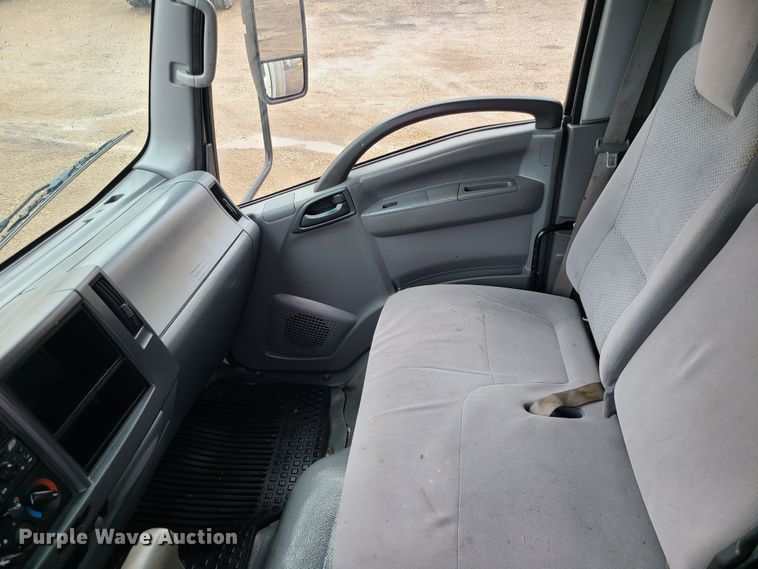 image for item LH9962 2018 Isuzu NPR  box truck