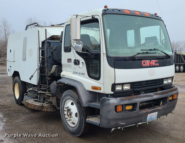 image for item LH9963 2002 GMC T7500  street sweeper truck
