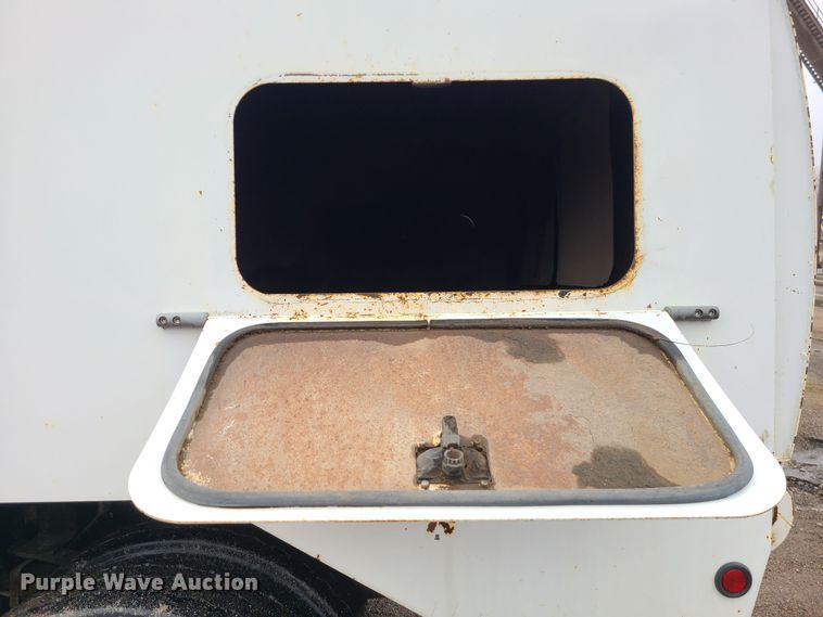 image for item LH9963 2002 GMC T7500  street sweeper truck