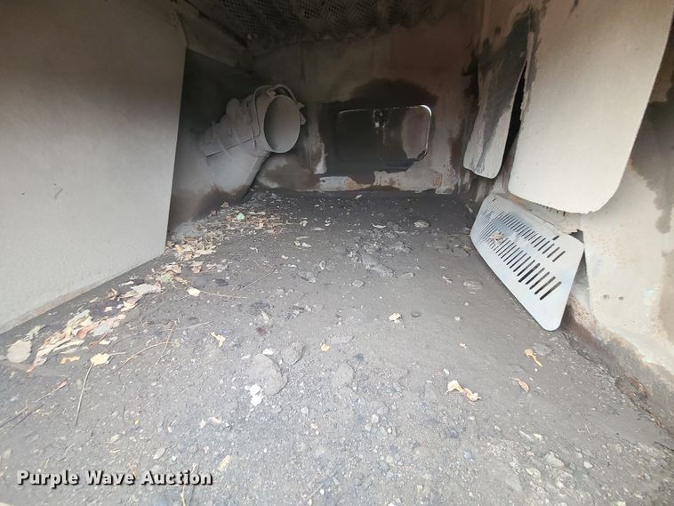 image for item LH9963 2002 GMC T7500  street sweeper truck