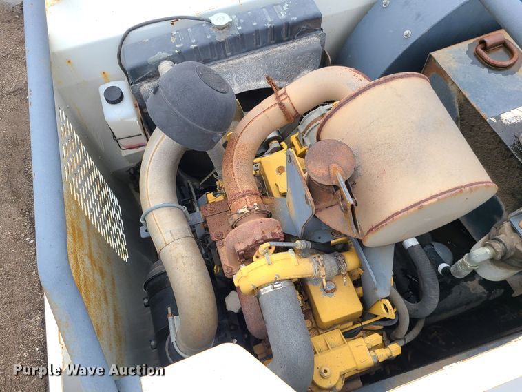 image for item LH9963 2002 GMC T7500  street sweeper truck