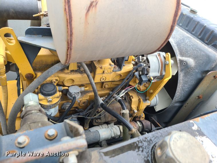 image for item LH9963 2002 GMC T7500  street sweeper truck