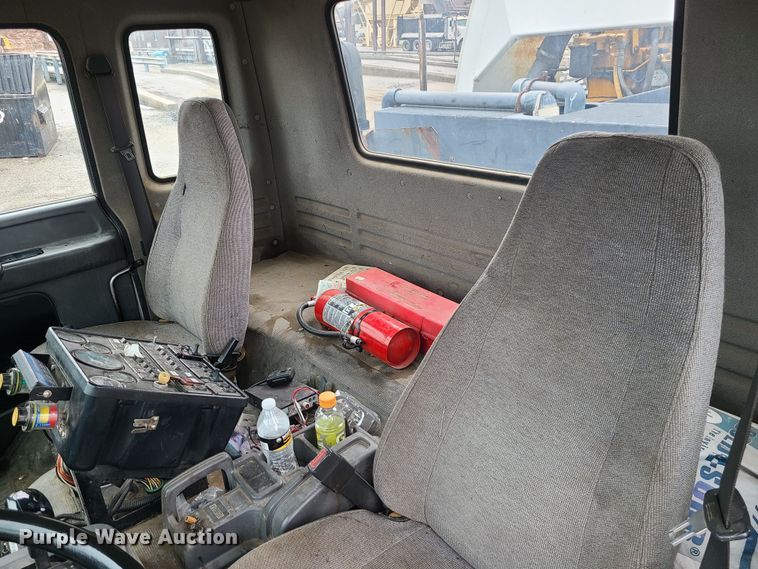 image for item LH9963 2002 GMC T7500  street sweeper truck