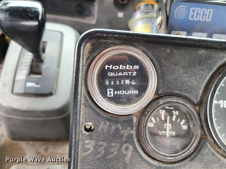 image for item LH9963 2002 GMC T7500  street sweeper truck