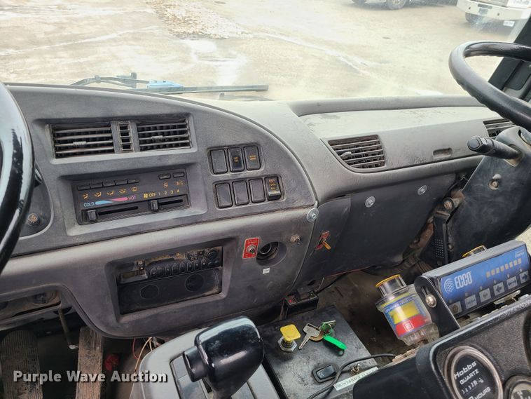 image for item LH9963 2002 GMC T7500  street sweeper truck