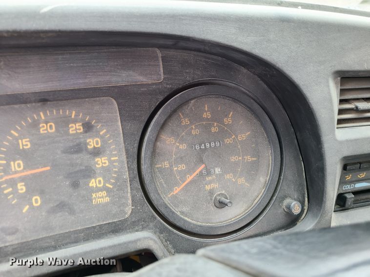 image for item LH9963 2002 GMC T7500  street sweeper truck