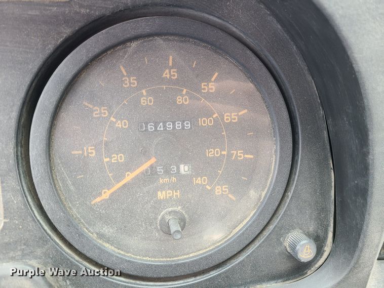 image for item LH9963 2002 GMC T7500  street sweeper truck