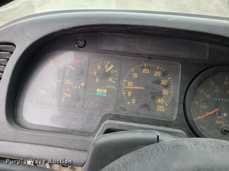 image for item LH9963 2002 GMC T7500  street sweeper truck