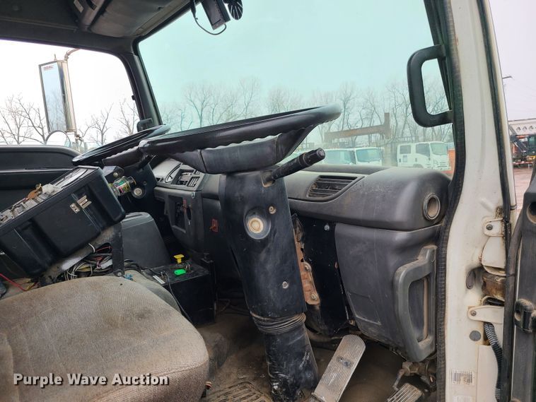 image for item LH9963 2002 GMC T7500  street sweeper truck