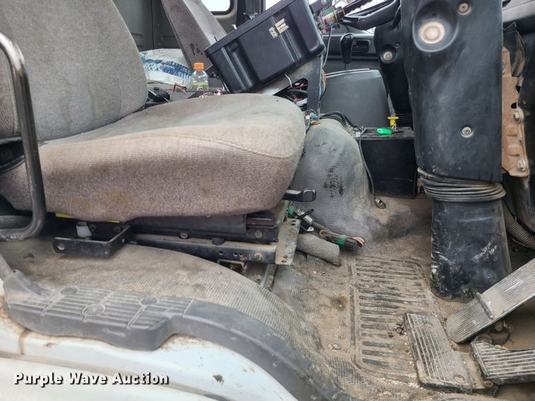 image for item LH9963 2002 GMC T7500  street sweeper truck