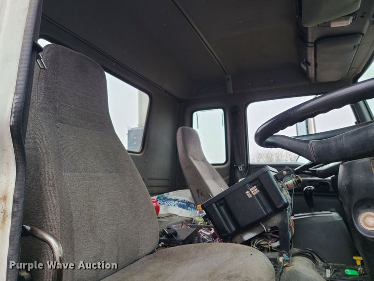 image for item LH9963 2002 GMC T7500  street sweeper truck