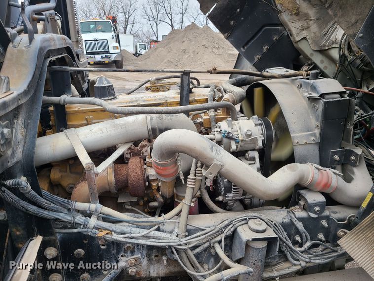 image for item LH9963 2002 GMC T7500  street sweeper truck