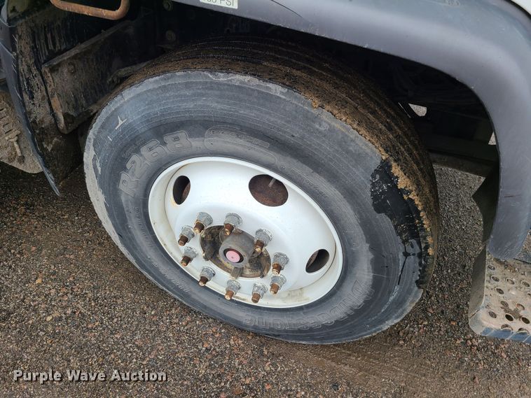 image for item LH9963 2002 GMC T7500  street sweeper truck