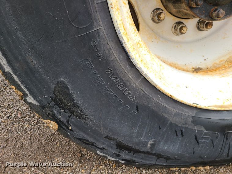 image for item LH9963 2002 GMC T7500  street sweeper truck