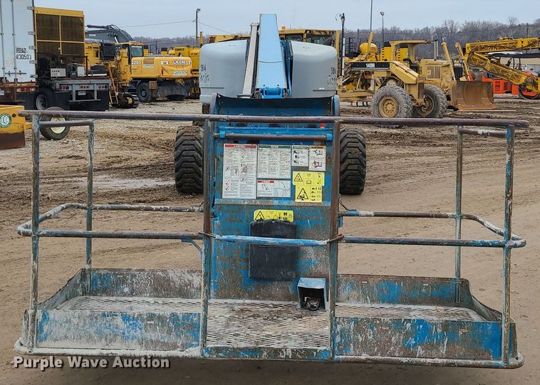 image for item LH9981 2007 Genie S-65  boom lift