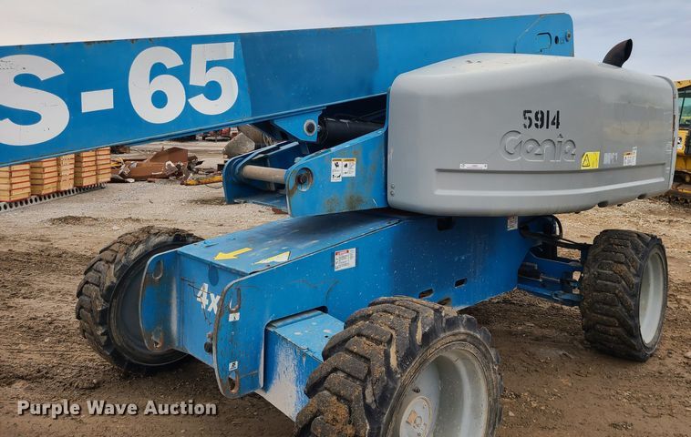 image for item LH9981 2007 Genie S-65  boom lift