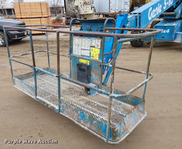 image for item LH9981 2007 Genie S-65  boom lift