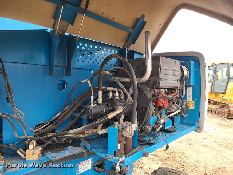 image for item LH9981 2007 Genie S-65  boom lift