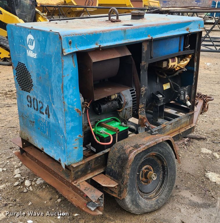 image for item LH9983 Miller Big Blue 400D  welder/generator