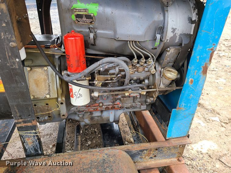 image for item LH9983 Miller Big Blue 400D  welder/generator