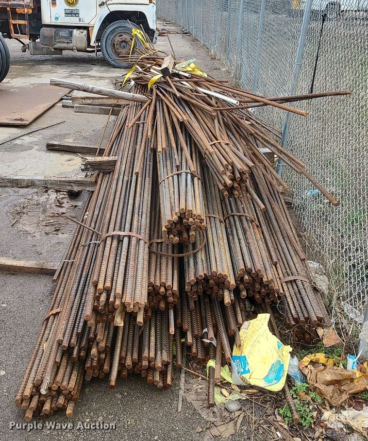 image for item LI9012 Approximately 360 20' L x 1" diameter rebar