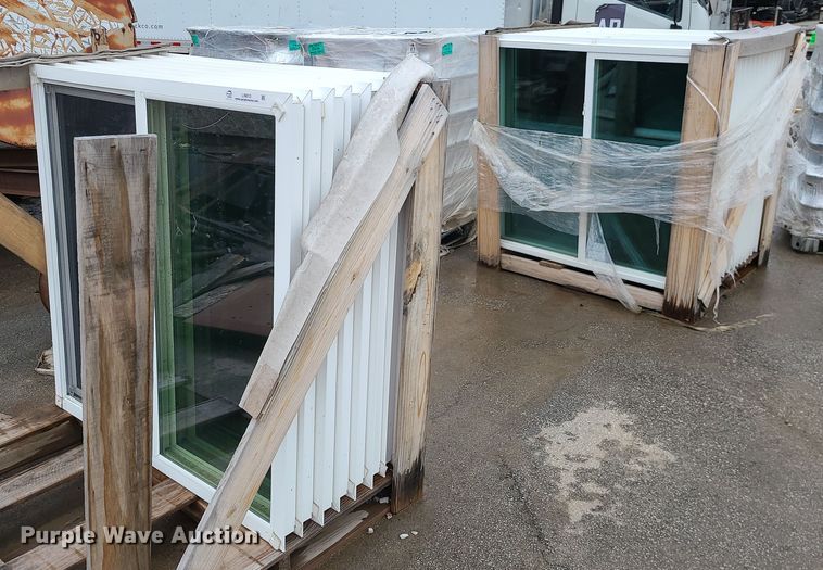 image for item LI9013 (29) 4' x 4' windows