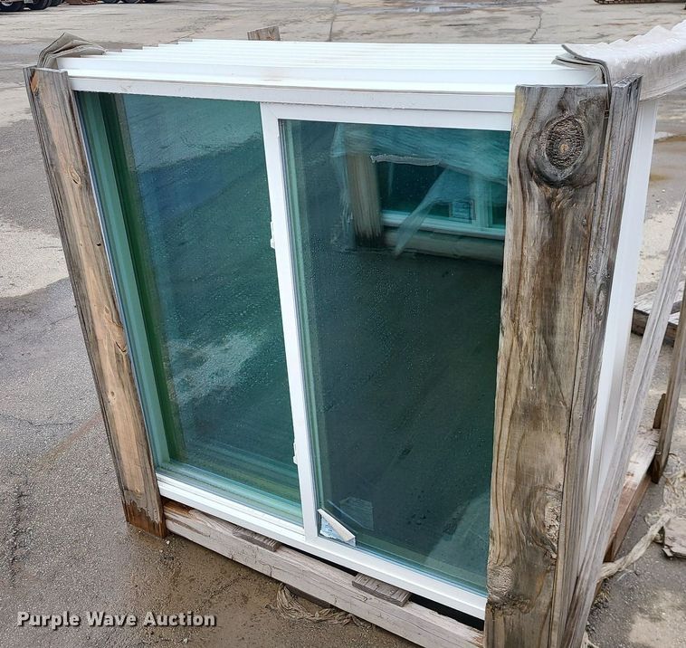 image for item LI9013 (29) 4' x 4' windows