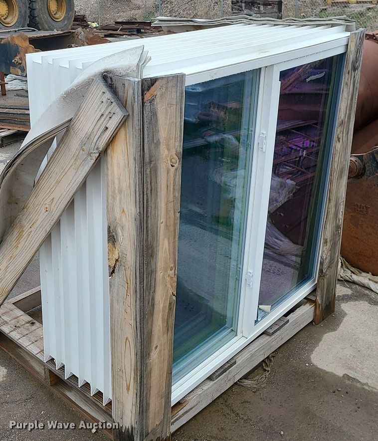 image for item LI9013 (29) 4' x 4' windows