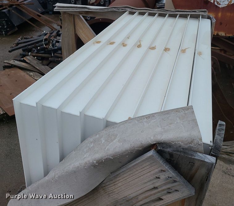 image for item LI9013 (29) 4' x 4' windows