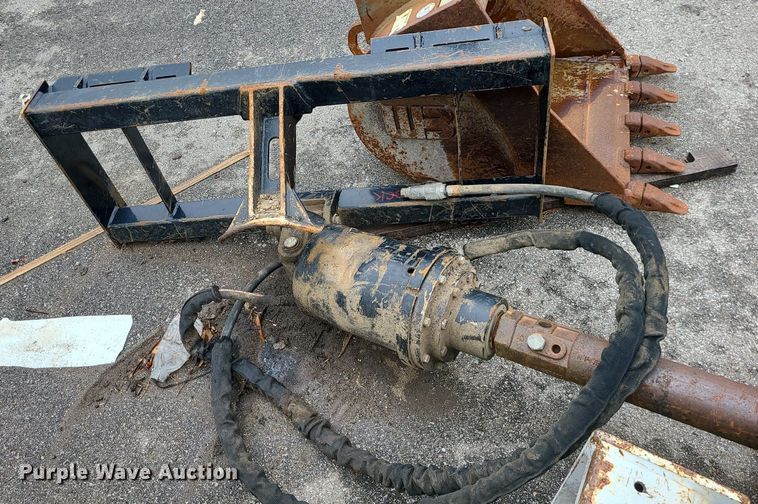 image for item LI9016 Skid steer auger