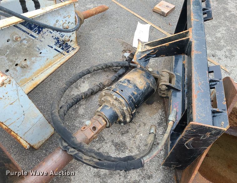 image for item LI9016 Skid steer auger