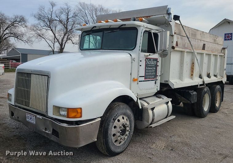 image for item LI9019 1991 International 9400  dump truck