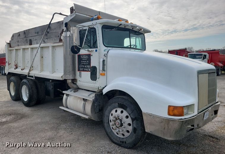 image for item LI9019 1991 International 9400  dump truck