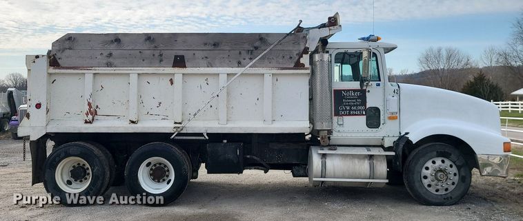 image for item LI9019 1991 International 9400  dump truck
