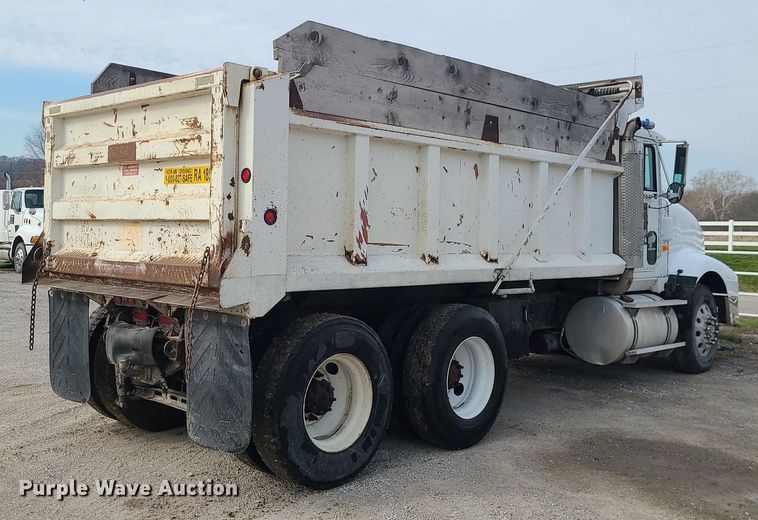 image for item LI9019 1991 International 9400  dump truck