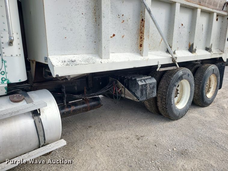 image for item LI9019 1991 International 9400  dump truck