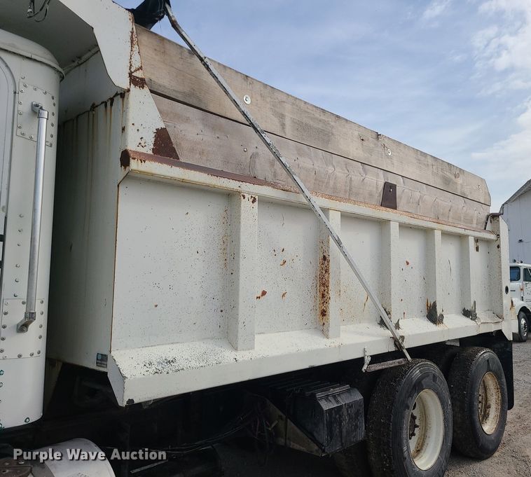 image for item LI9019 1991 International 9400  dump truck
