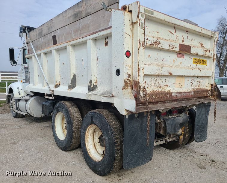 image for item LI9019 1991 International 9400  dump truck