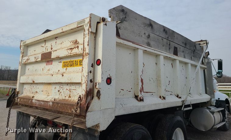 image for item LI9019 1991 International 9400  dump truck