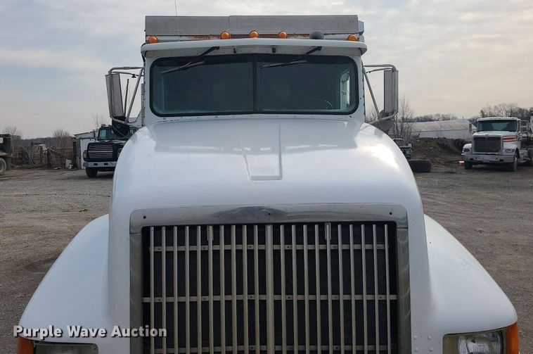 image for item LI9019 1991 International 9400  dump truck