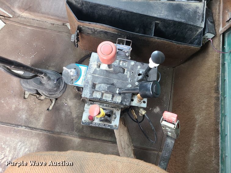 image for item LI9019 1991 International 9400  dump truck