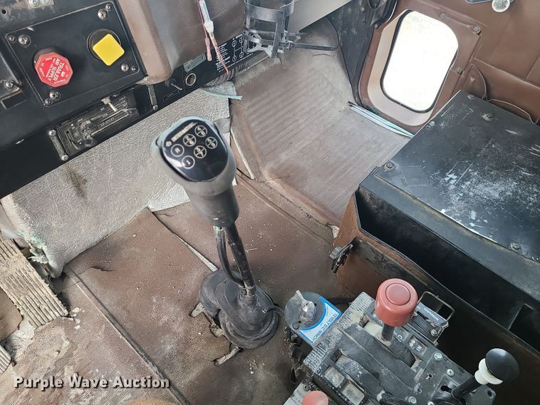 image for item LI9019 1991 International 9400  dump truck