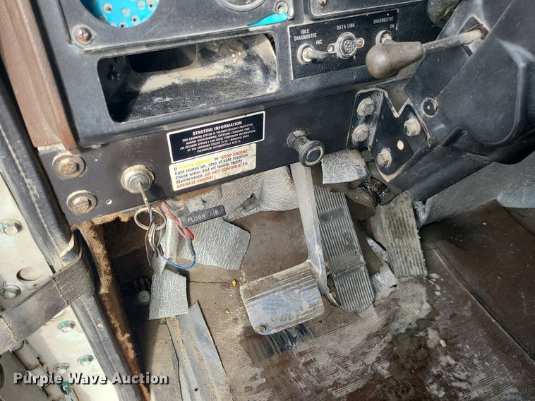 image for item LI9019 1991 International 9400  dump truck
